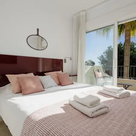 Front Line Townhouse With Sea Views And South Facing, In Costabella, Marbella